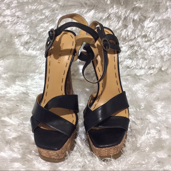 nine west black platform sandals